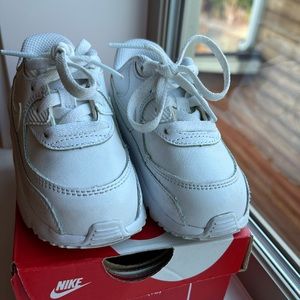 White Nike AirMax 90 LTR- size 7 toddler, like brand new!